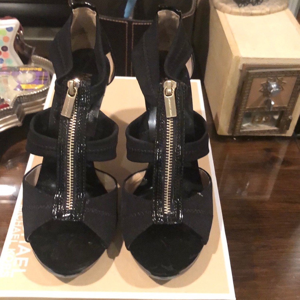 Michael Kors Berkley T strap black heels